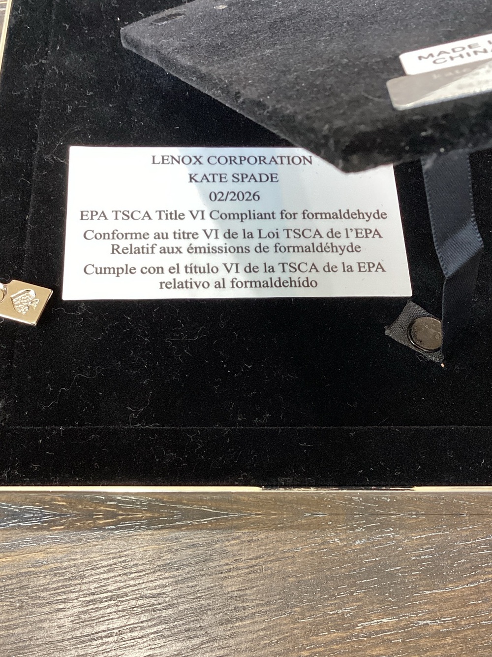 Kate Spade x Lenox Sitting Pretty Silver Glitter 4x6 Picture Frame - Picture 3 of 6